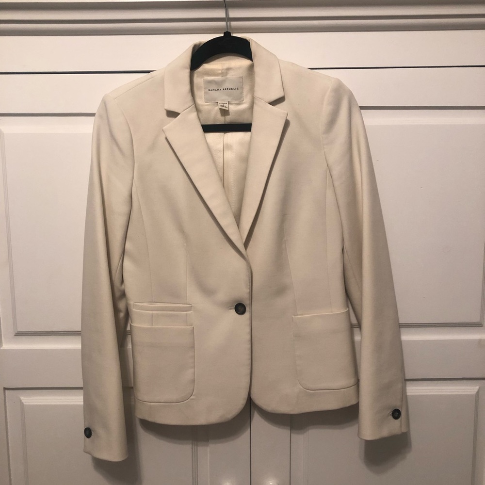Banana Republic cream blazer